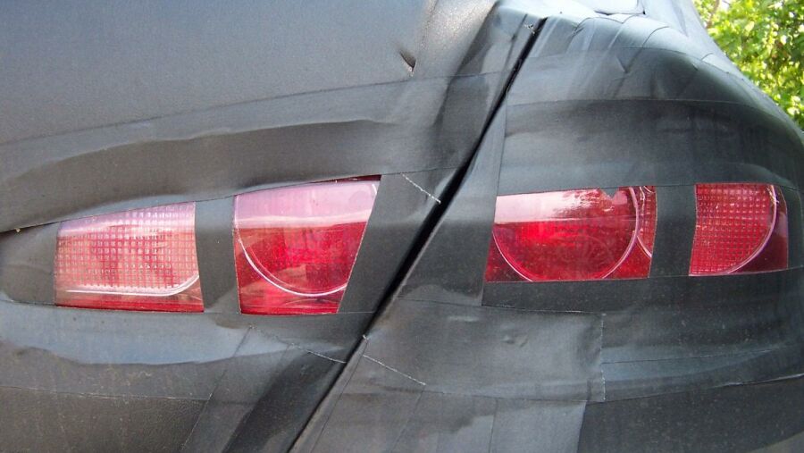 Spy photo, just shot by a photographer from Club Cuori Alfisti in the Sicilian City of Catania, presenst a close-up look at Project 939, the soon-to-be-unveiled successor to the Alfa Romeo 156