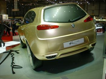 Du ct du design, l'Alfa 148 devrait partager de nombreuses similitudes stylistiques avec le concept-car Kamal.