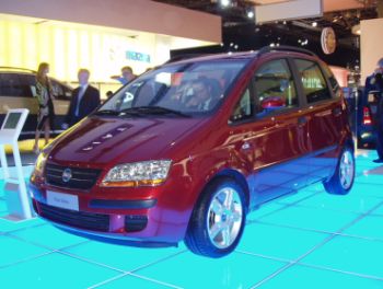 Fiat Idea at the 2004 Paris Motor Show