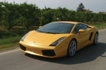 The Gallardo was voted "Sportiest Coup over 90,000 by readers of "Sport Auto" ahead of strong competition from the Aston Martin DB9, the Ferrari Challenge Stradale and 612 Scaglietti, and the Porsche 911 GT2
