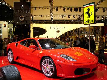 Ferrari is giving the new Prancing Horse 8-cylinder berlinetta, the F430, its Italian premiére at the Bologna Motor Show.