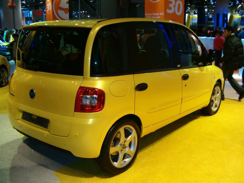 The Fiat Multipla Sport, which made its debut at the Bologna Motor Show last week, externally features a bright 'Racing Yellow' paint scheme and a Zender sports bodykit