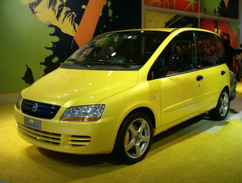 The Fiat Multipla Sport, which made its debut at the Bologna Motor Show last week, externally features a bright 'Racing Yellow' paint scheme and a Zender sports bodykit