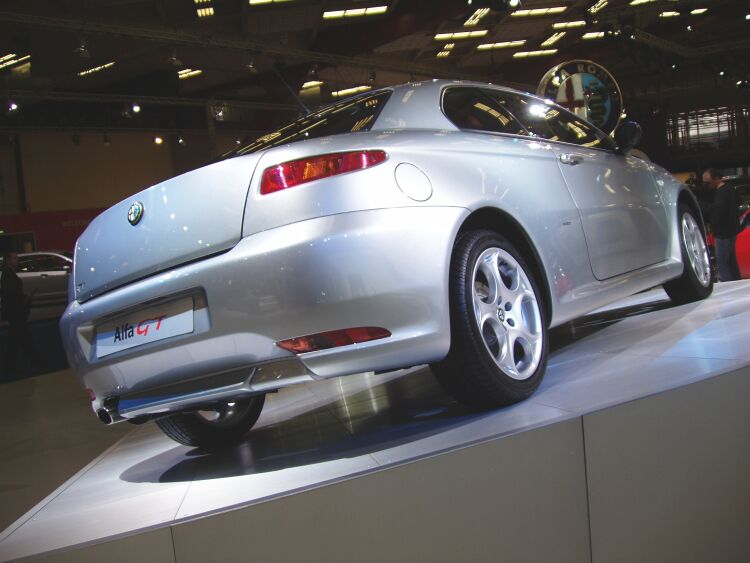 Alfa Romeo GT at the 2004 Brussels International Motor Show