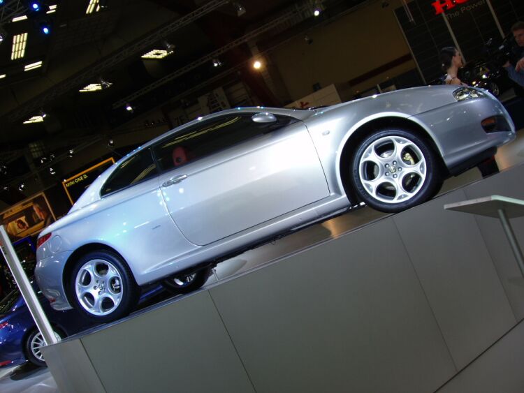 Alfa Romeo GT at the 2004 Brussels International Motor Show