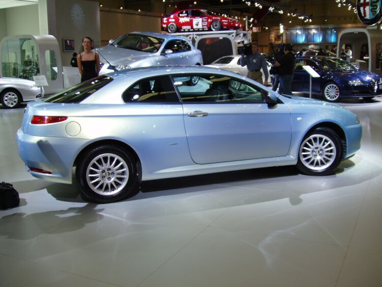 Alfa Romeo GT at the 2004 Brussels International Motor Show