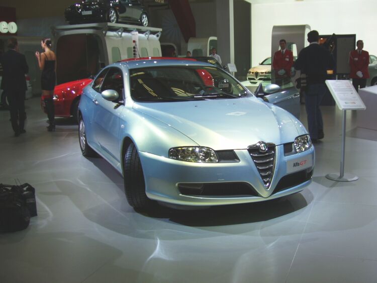 Alfa Romeo GT at the 2004 Brussels International Motor Show