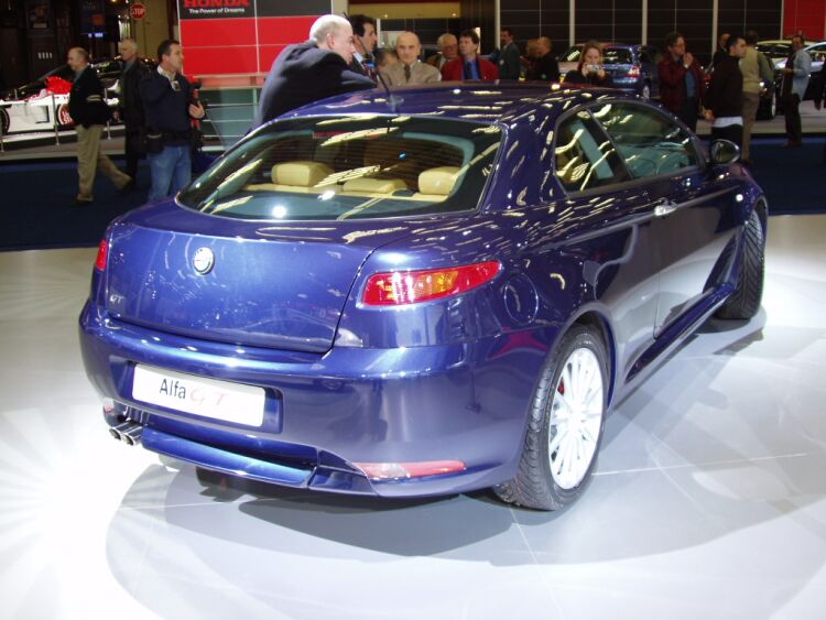 Alfa Romeo GT at the 2004 Brussels International Motor Show