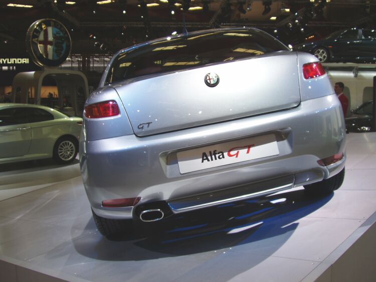 Alfa Romeo GT at the 2004 Brussels International Motor Show