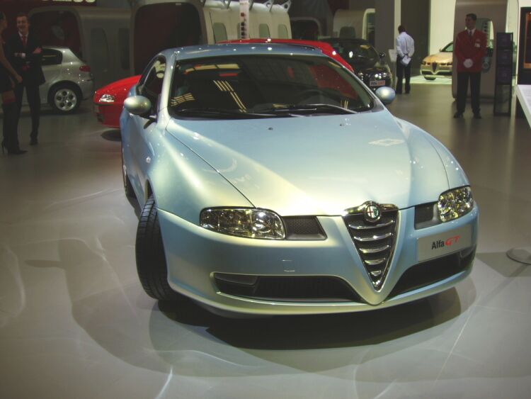 Alfa Romeo GT at the 2004 Brussels International Motor Show