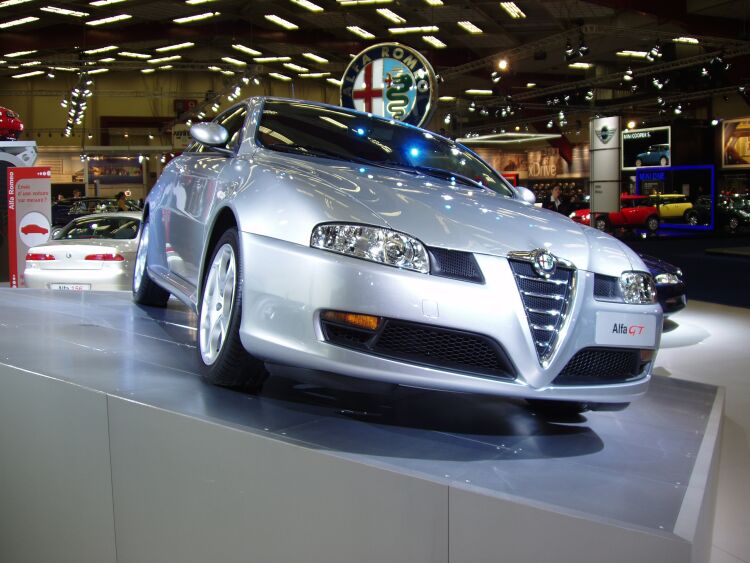 Alfa Romeo GT at the 2004 Brussels International Motor Show