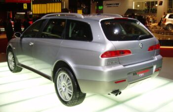 click here for Alfa Romeo Crosswagon Q4 at the 2004 Paris International Motor Show photo gallery