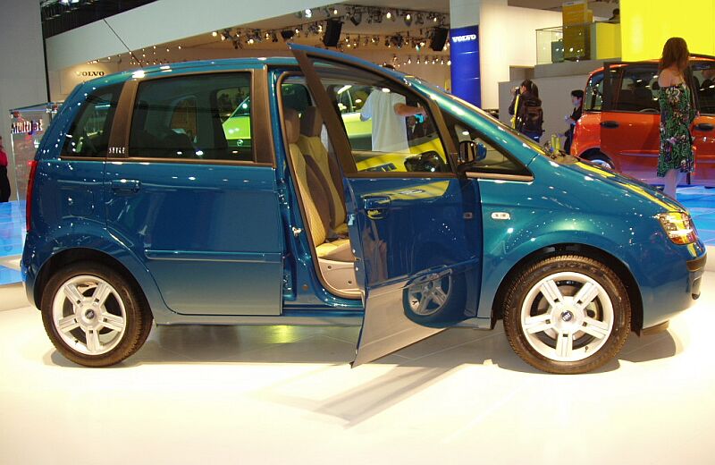 Fiat Idea Style at the 2004 Paris Mondial de l'Automobile
