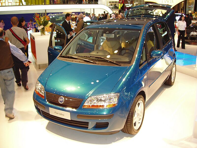 Fiat Idea Style at the 2004 Paris Mondial de l'Automobile