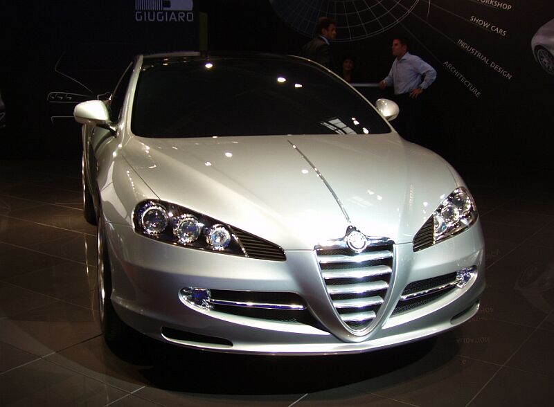 Giugiaro Alfa Romeo Visconti at the 2004 Paris Motor Show