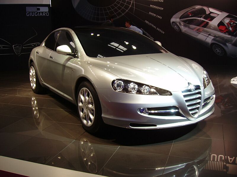 Giugiaro Alfa Romeo Visconti at the 2004 Paris Motor Show