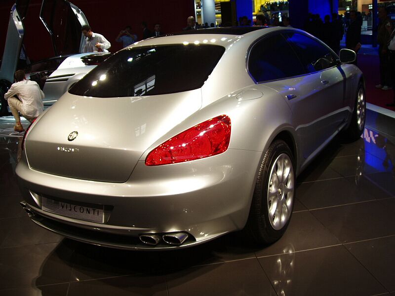 Giugiaro Alfa Romeo Visconti at the 2004 Paris Motor Show