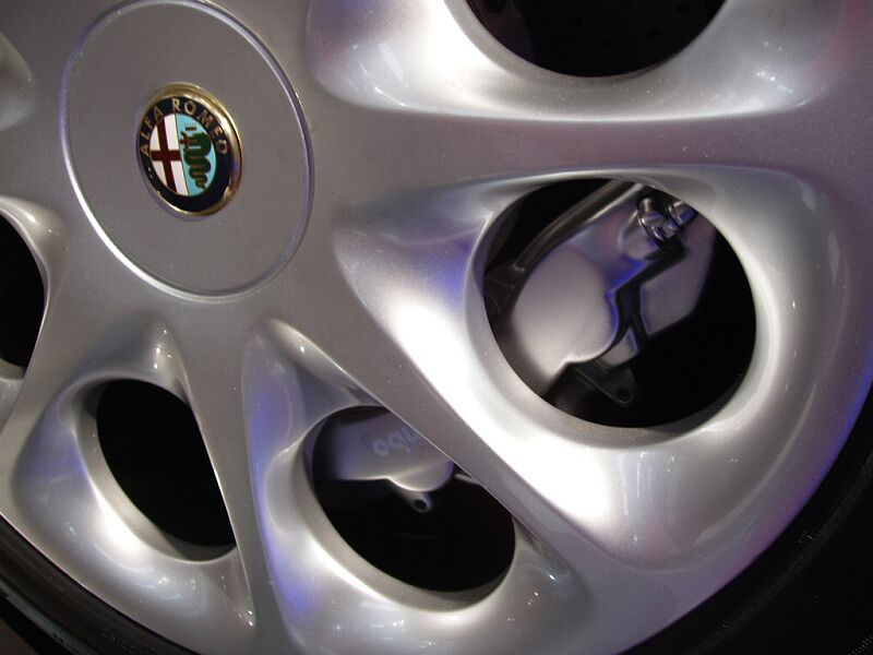 Giugiaro Alfa Romeo Visconti at the 2004 Paris Motor Show