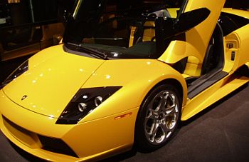 click here to see the Lamborghini Murcielago Roadster at the 2004 Paris International Motor Show