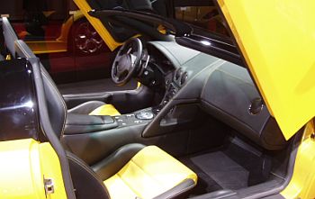 click here to see the Lamborghini Murcielago Roadster at the 2004 Paris International Motor Show