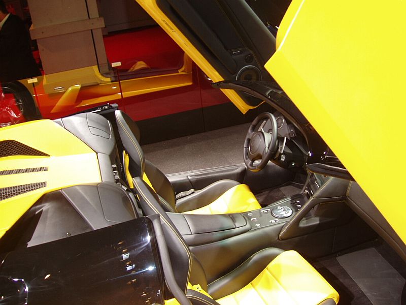 Lamborghini Murcielago Roadster at the 2004 Paris Mondial de l'Automobile