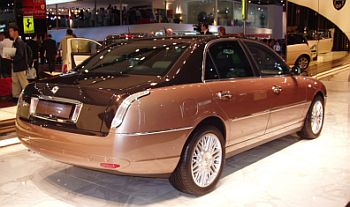 Click here for Lancia Thesis two-tone at the 2004 Paris Mondial de l'Automobile photo gallery