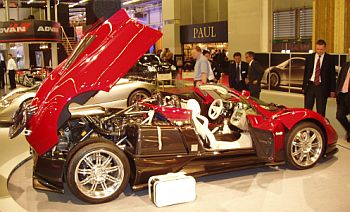 click here to see Pagani at the 2004 Paris Mondial de l'Automobile