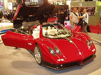 click here to see Pagani at the 2004 Paris Mondial de l'Automobile