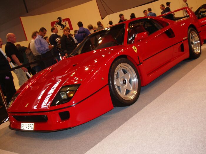 Ferrari F40 is the 'Galleria Ferrari' at 2004 Autosport International