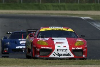 FIA GT qualifying action from Imola