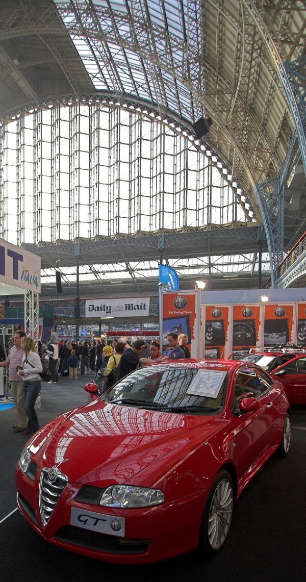 Alfa Romeo at the 2005 Daily Mail Ski and Snowboard Show, Olympia, London