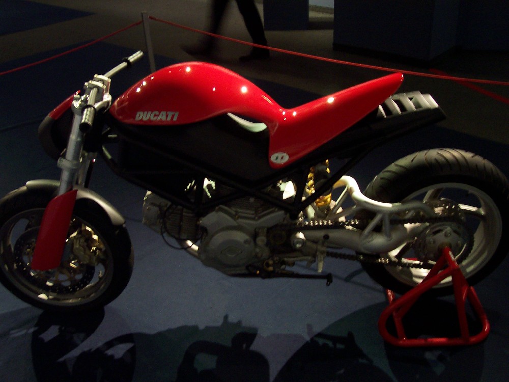 Through the study and the planning of a new coupe by Alfa Romeo and a new version of the famous Monster by Ducati, on Wednesday the Automobile Museum of Turin will host the exhibition Italian sportivity: the new generation taken presented by the Institute of Applied Arts and Design in Turin