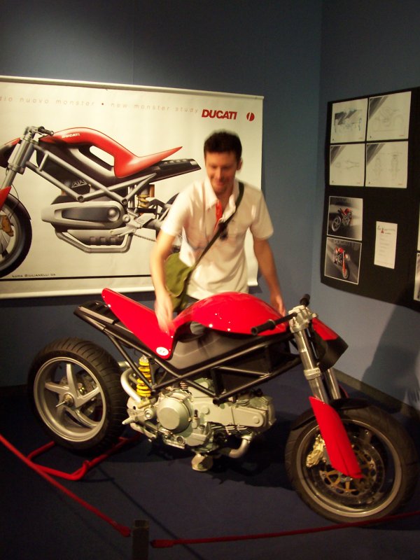 Through the study and the planning of a new coupe by Alfa Romeo and a new version of the famous Monster by Ducati, on Wednesday the Automobile Museum of Turin will host the exhibition Italian sportivity: the new generation taken presented by the Institute of Applied Arts and Design in Turin