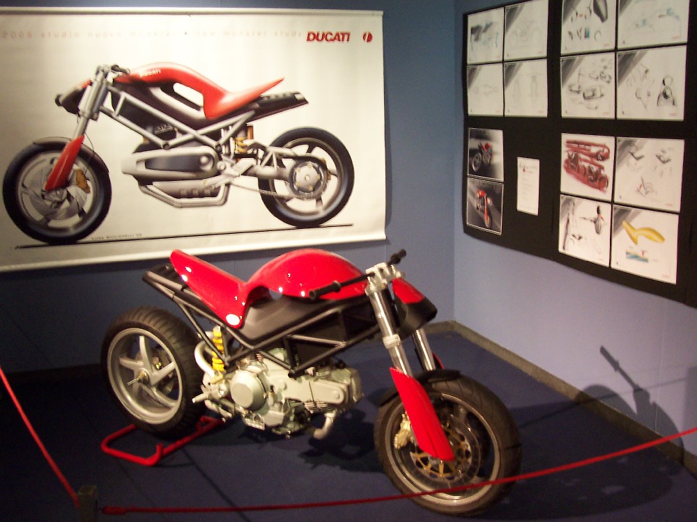 Through the study and the planning of a new coupe by Alfa Romeo and a new version of the famous Monster by Ducati, on Wednesday the Automobile Museum of Turin will host the exhibition Italian sportivity: the new generation taken presented by the Institute of Applied Arts and Design in Turin