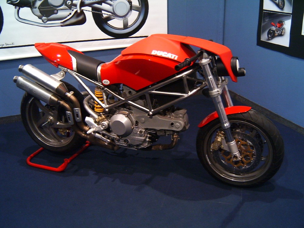 Through the study and the planning of a new coupe by Alfa Romeo and a new version of the famous Monster by Ducati, on Wednesday the Automobile Museum of Turin will host the exhibition Italian sportivity: the new generation taken presented by the Institute of Applied Arts and Design in Turin