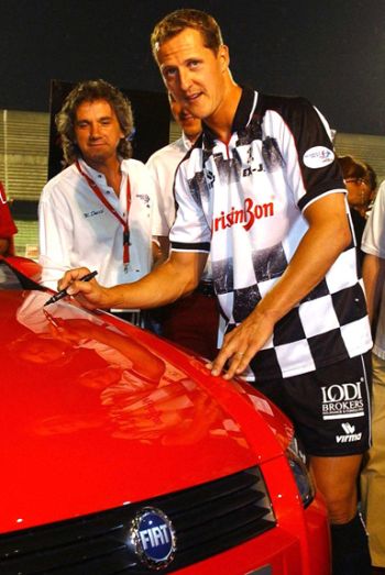 The first public appearance for the Fiat Stilo M Schumacher was at the Solidarity Grand Prix, a football match between the Racing Drivers and Zelig-Smemoranda TV Show teams at Monzas Brianteo stadium last September