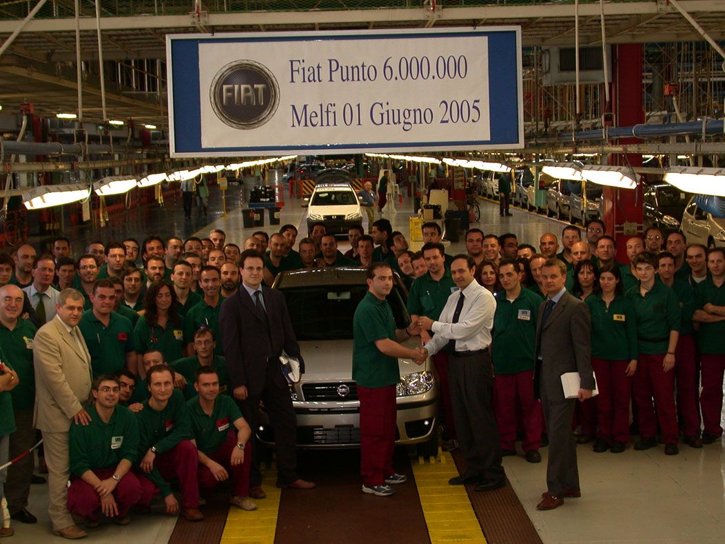 The new owner of the six millionth Punto is Francesco DAriano, resident in Canosa di Puglia near Bari and an employee at the Melfi plant, who chose a steel grey Dynamic version with five doors and gasoline engine. The keys to the car that marked this historic accomplishment were handed over by Massimo Risi, head of the SATA plant.