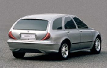 Fumia’s original sketches and models for the Lancia Lybra, dating from 1992 on, showed a clear resemblance to the 1995 Lancia Y, which was penned at around the same time.