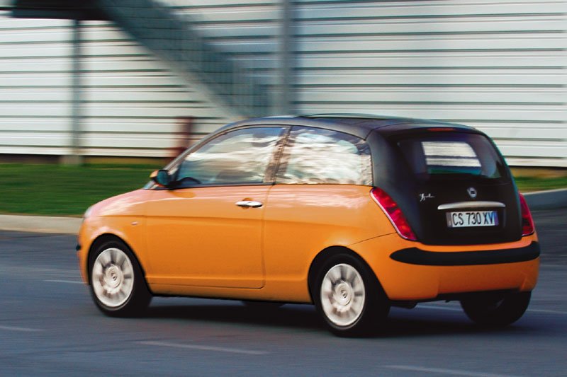 Lancia Ypsilon Momo Design