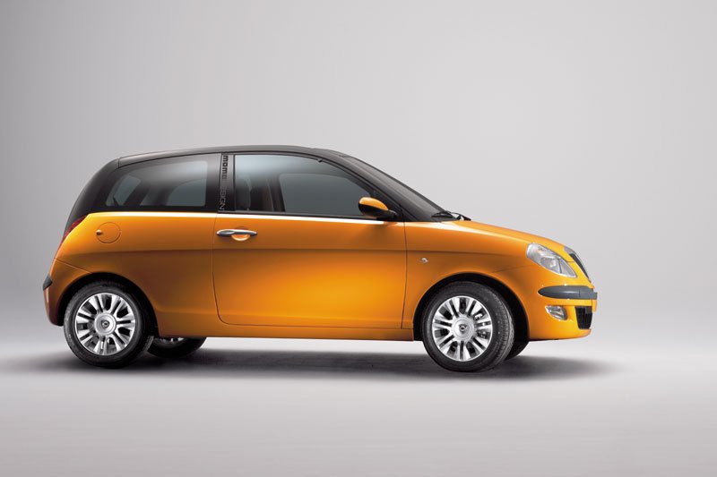 Lancia Ypsilon Momo Design