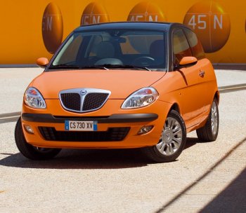 Lancia Ypsilon Momo Design Photo Gallery