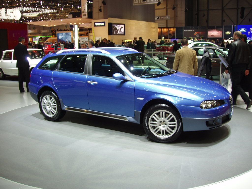 Alfa Romeo Crosswagon at the 2005 Geneva International Motor Show