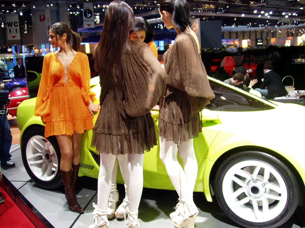 Fenomen Holistic Design Stratos concept at the 2005 Geneva Salon