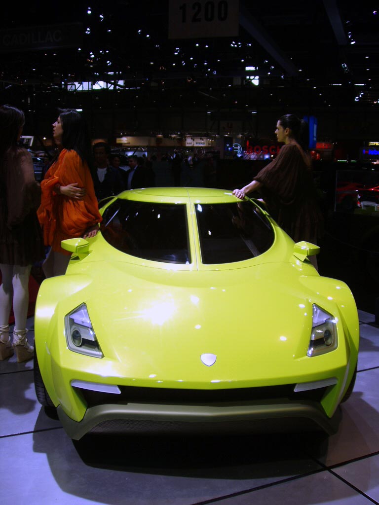 Fenomen Holistic Design Stratos concept at the 2005 Geneva Salon