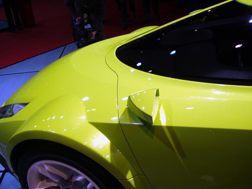 Fenomen Holistic Design Stratos concept at the 2005 Geneva Salon