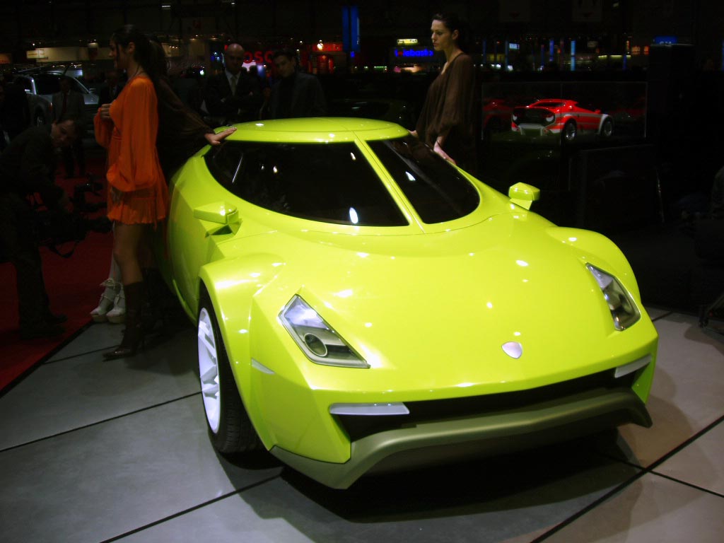 Fenomen Holistic Design Stratos concept at the 2005 Geneva Salon