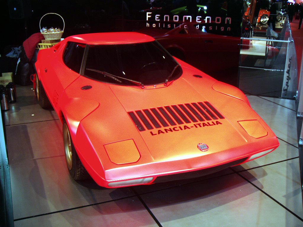 Fenomen Holistic Design Stratos concept at the 2005 Geneva Salon