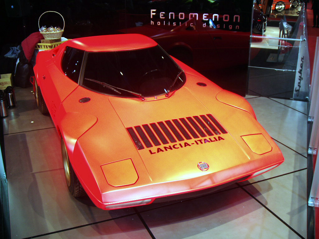 Fenomen Holistic Design Stratos concept at the 2005 Geneva Salon