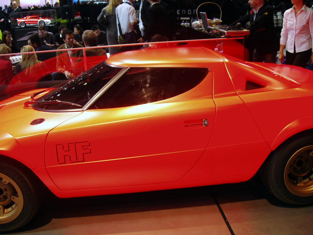 Fenomen Holistic Design Stratos concept at the 2005 Geneva Salon