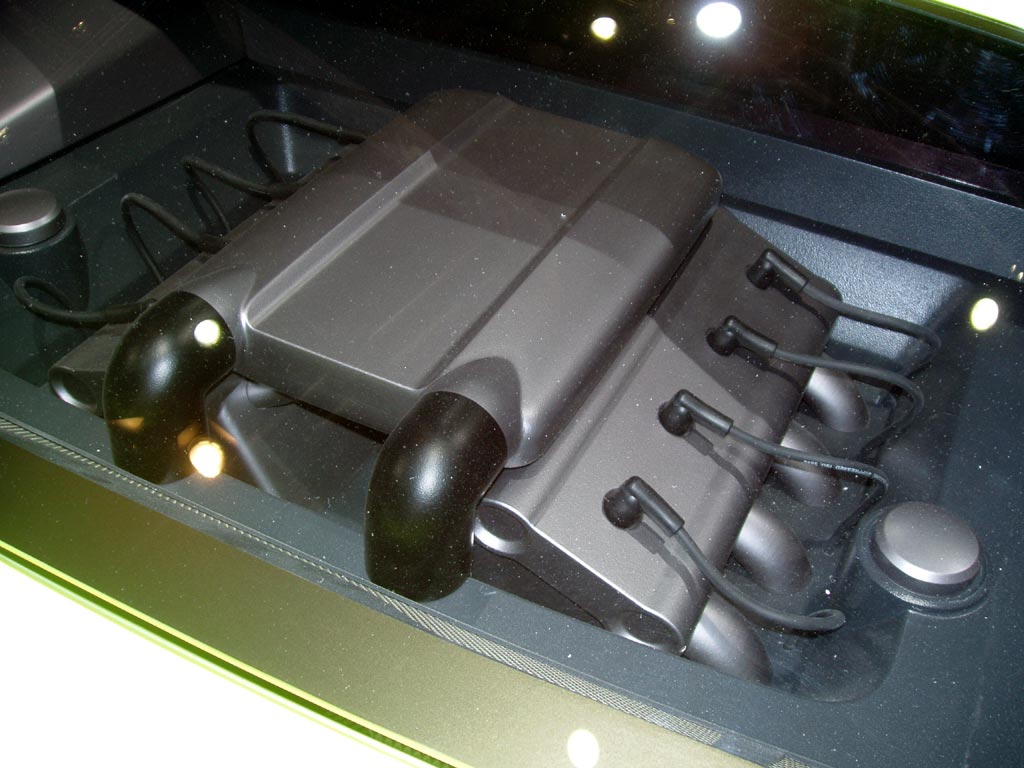 Fenomen Holistic Design Stratos concept at the 2005 Geneva Salon